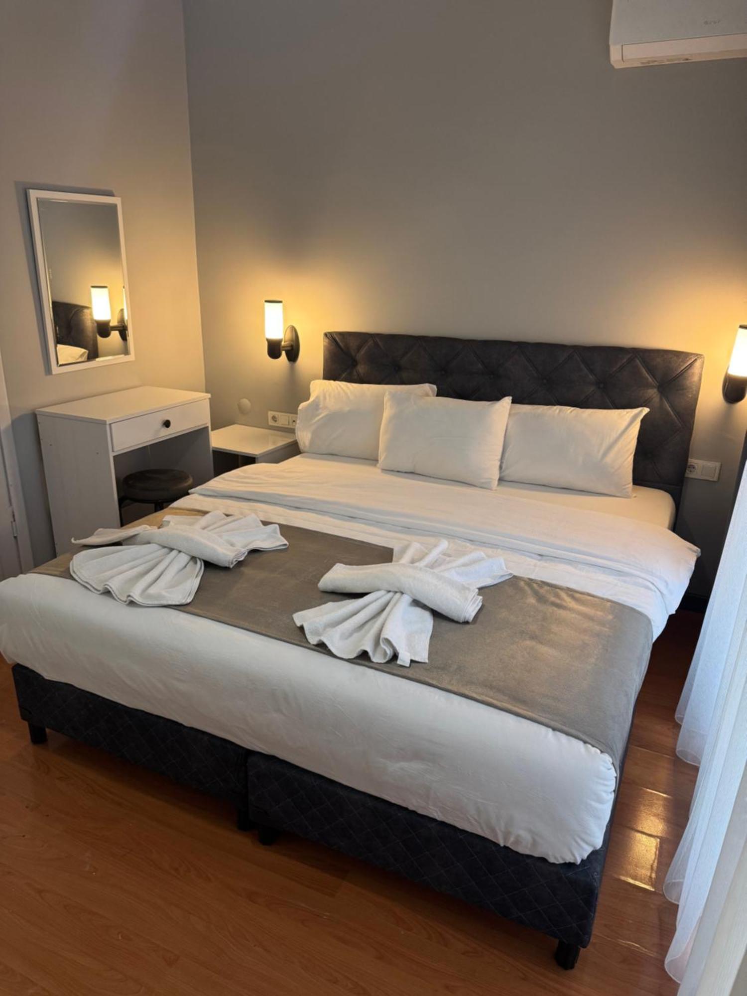Galley Port Hotel Istambul Exterior foto